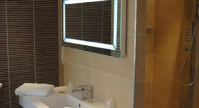 Номер Standard Brit Hotel Châteaudun