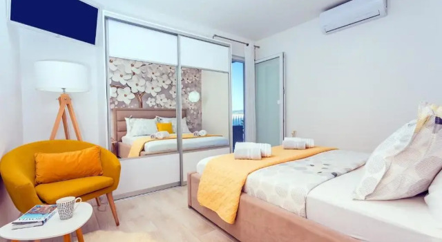 Villa Matan - only 200m from the sandy beaches, private 28m2 pool, Забронировать Вилла Виллы Окрестностей Сплита, Вилла
