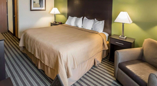 Двухместный номер Standard Quality Inn Chesterton near Indiana Dunes National Park I-94