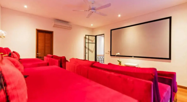 Вилла Heritage Villa, Ultimate 6 bed, 20 meter pool 700 metre from beach
