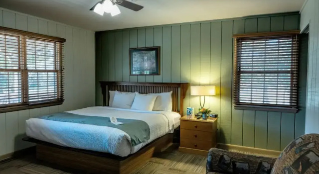 POSTOAK Lodge and Retreat, Book Hotel Tulsa Oklahoma