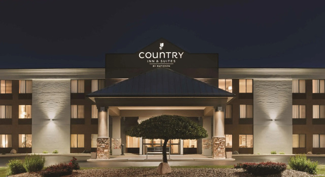 Country Inn & Suites by Radisson, Mt. Pleasant-Racine West, WI