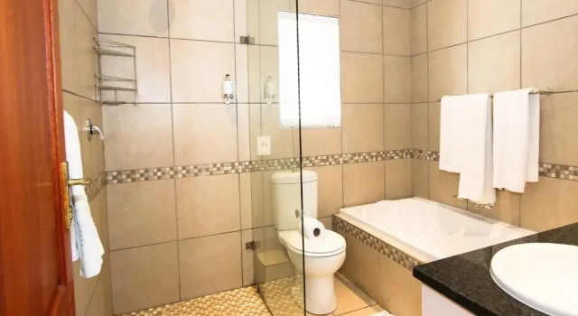 Студия Superior Rivonia Premier Lodge