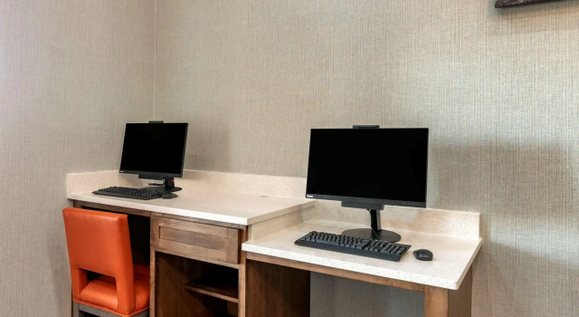 Comfort Suites West Memphis I-40 I-55, Забронировать Отель Уэст-Мемфис Арканзас, рядом с Baptist Memorial Hospital Crittenden