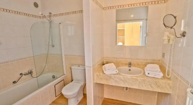 Трёхместный номер Standard Auberge du Vieux Cedre, Enghien-Belgique
