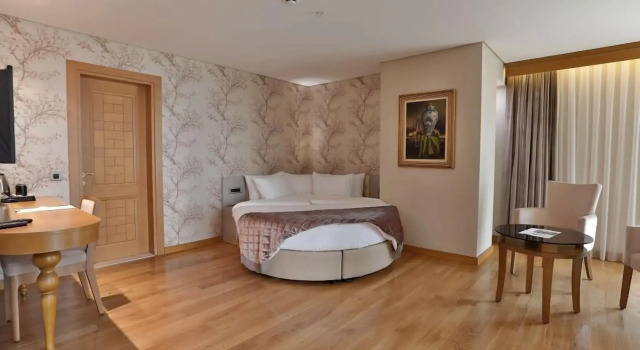 Queen Hotel & Spa, Varaa Lomakeskus Hotellit Marmara-alue pysäköinnillä, Pysäköinti