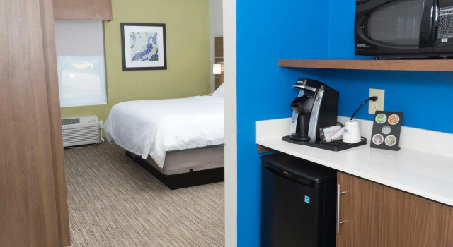 Номер Standard Holiday Inn Express Hotel & Suites Madison by IHG