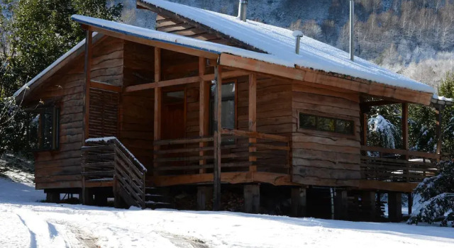 Newenpüllü   Cabañas, Book Hotel Hoteller i Curacautin med pool, Swimmingpool