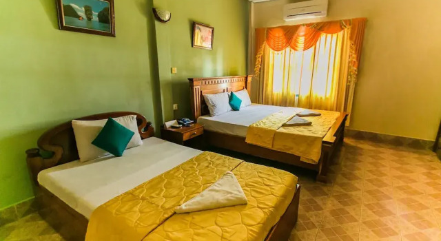 Семейный номер Standard с балконом Royal Hotel
