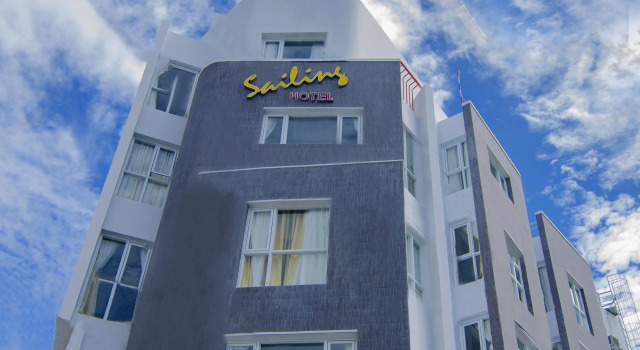 Sailing Hotel