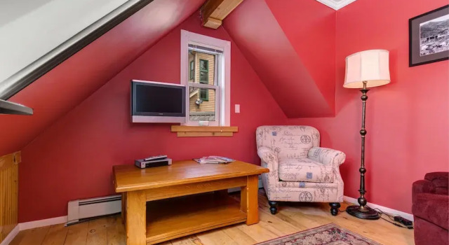 Ontario Park City bungalow