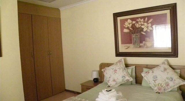 Strathavon Bed and Breakfast, Забронировать Отель Сэндтон 