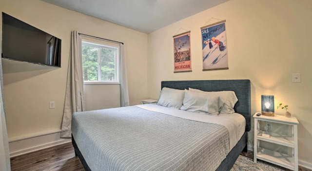 Vacation Rental In-between Houghton & Higgins Lake, Varaa Lomakoti Roscommon Michigan