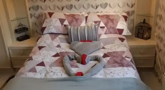 Beautifully Decorated 2 bed Caravan in Foel, Welsh