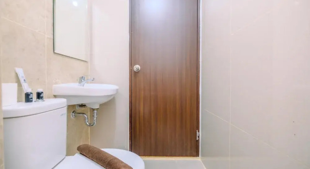 Deluxe Apartment Great Location And Comfort 2Br Transpark Cibubur Apartment