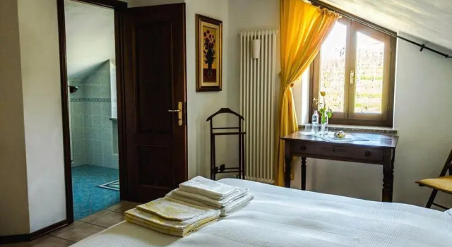 Bed and Breakfast Cascina Beccaris, Prenota Hotel Costigliole dʼAsti Piemonte