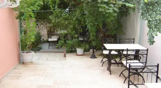 Hera 2, Book Hotel Pythagoreio Samos