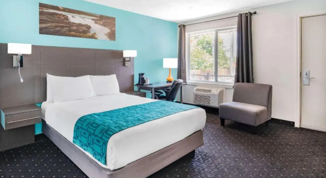 Двухместный номер Standard Howard Johnson by Wyndham Gananoque