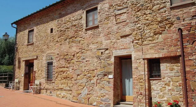 Comiti Farmhouse - Apt. Sanzio, Забронировать Дом для отпуска Отели в центре Монтайоне, в центре
