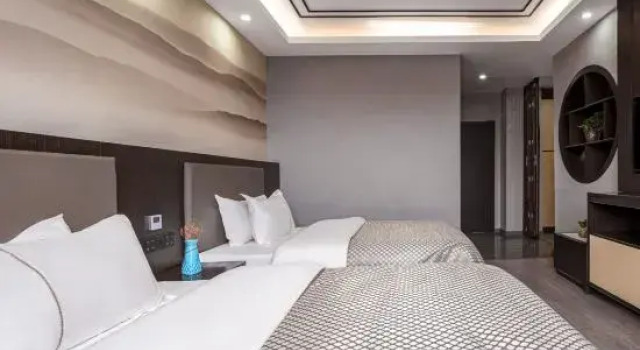 Люкс Business Luyuan Hotel (Shaoshan District High speed railway station store）
