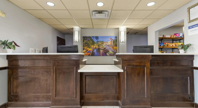 Best Western Medical Center North Inn & Suites Near Six Flags, Prenota Hotel San Antonio Bexar County