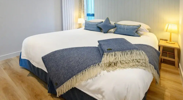 The Salt Lodge, Забронировать Отель Трун 