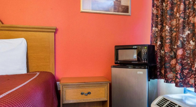 Двухместный номер Standard Rodeway Inn University