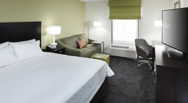 Hampton Inn & Suites Gainesville-Downtown, Rezerwuj Hotel Hotele 3-gwiazdkowe w Gainesville, 3*