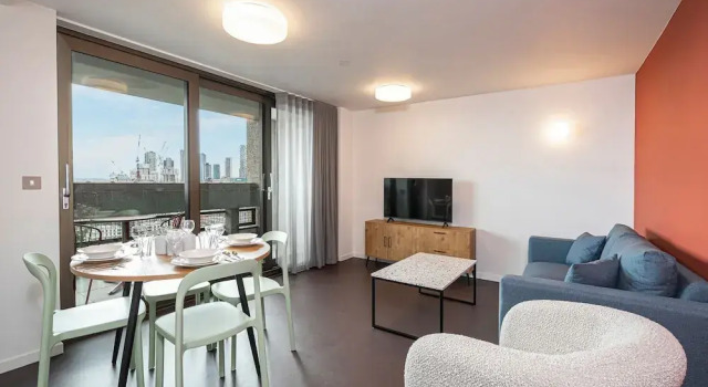 Stylish Three-bedroom Apartment in Poplar, Varaa Huoneisto Asunnot kohteessa Merseyside, Huoneisto