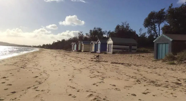 Коттедж Beach Front Springs