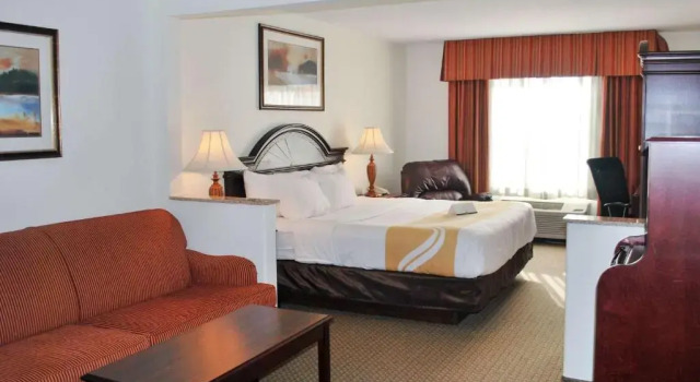 Люкс Clarion Pointe Sioux Falls Airport