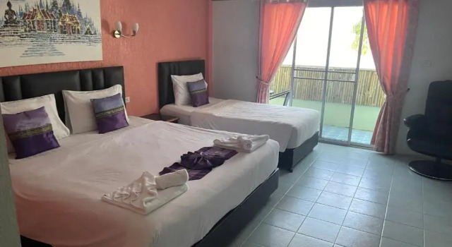 Трёхместный номер Standard с балконом Samui Green Hotel