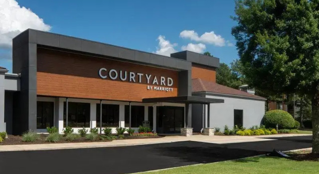 Кровать в общем номере Courtyard by Marriott Memphis East/Park Avenue