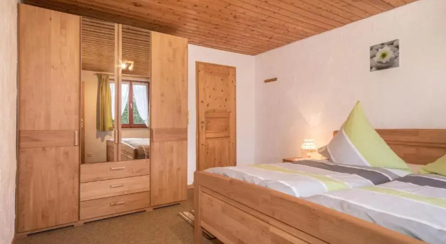 Ferienhof Wetzel FeWo 1, Varaa Huoneisto Hotellit Baijeri pysäköinnillä, Pysäköinti