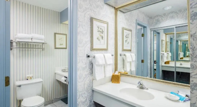 Четырёхместный номер Deluxe The Farmington Inn and Suites