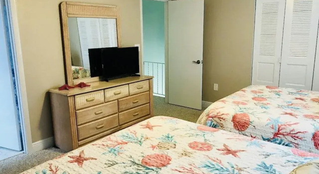 Oceanside Village C1 - 2 Br Townhouse, Забронировать Дом для отпуска Отели Нью-Смирна-Бич с бассейном, рядом с Парк 27 Авеню, Бассейн