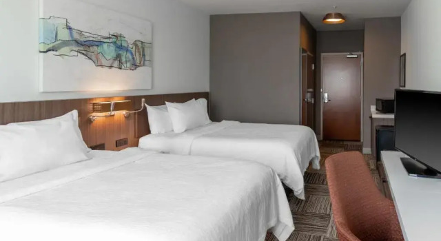 Четырёхместный номер Premium Hilton Garden Inn North Little Rock
