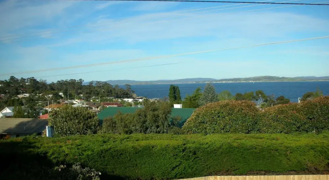 Семейный коттедж с 3 комнатами с видом на море Cedar Cottages Blackmans Bay