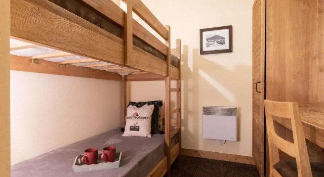 Appartement Saint-Lary-Soulan, 2 pièces, 6 personnes - FR-1-296-400, Забронировать Апартаменты/квартира Отели в центре Сен-Лари-Сулан, в центре, Парковка