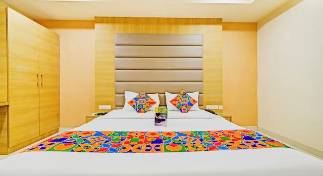 Номер Premium FabHotel Prime Veeraj Suites - Nr. Skyview10, Lumbini Avenue, Gachibowli