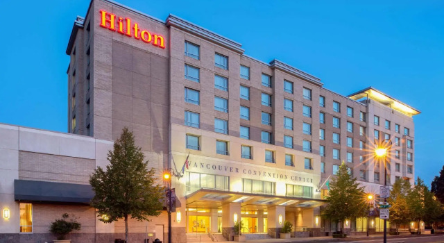 Четырёхместный номер Standard с видом на парк Hilton Vancouver Washington
