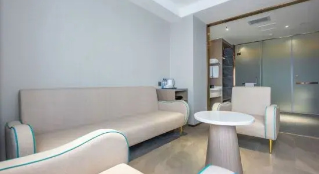 Люкс Luoman Mercure Hotel (Lanzhou Dongfanghong Square Subway Station)