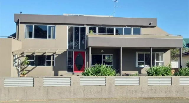Коттедж Hosts on the Coast Harbour View Whitianga