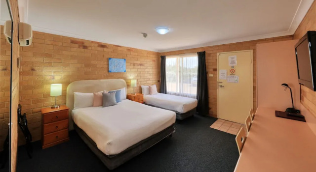 Двухместный номер Standard с балконом North Parkes Motel