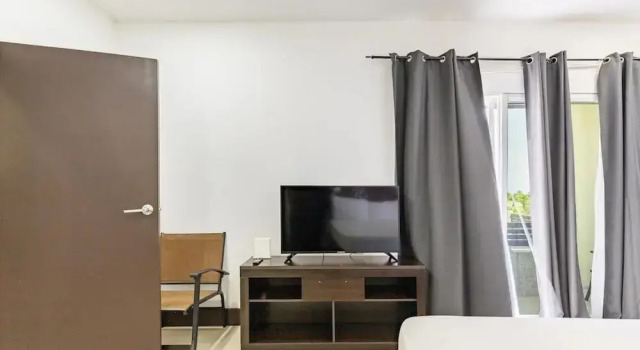 Apt - Gated Community-sleeps 4-balcony-parking, Забронировать Апартаменты/квартира Апартаменты Ocho Rios Coast, Апартаменты/квартира