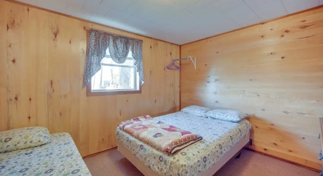 Stone Lake Cabin w/ Private Deck & Fire Pit!, Reserva ahora Casa o chalet Stone Lake Estados Unidos