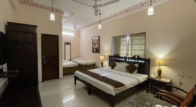 Четырёхместный семейный номер Standard c 1 комнатой Suryaa Villa - A Boutique Heritage Hotel