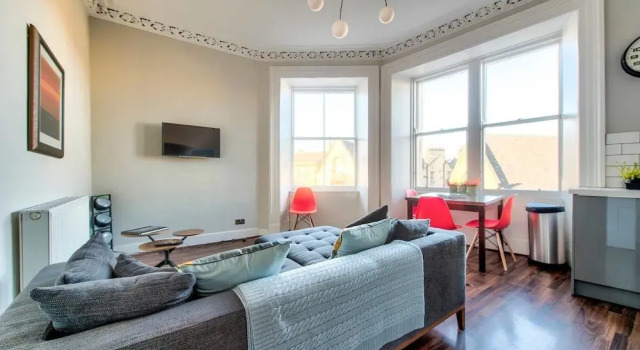 Spacious 2bd Apt Next to The Meadows/old Town, Забронировать Отель Отели Эдинбурга 3 звезды, рядом с Central Library, 3*