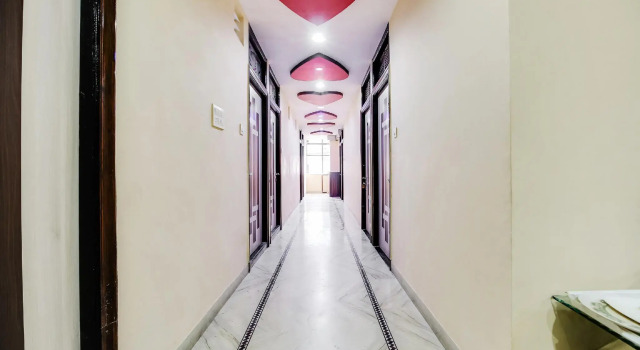 OYO 45999 Tulsi Palace, Rezervovat Hotel Adžmér Rajasthan