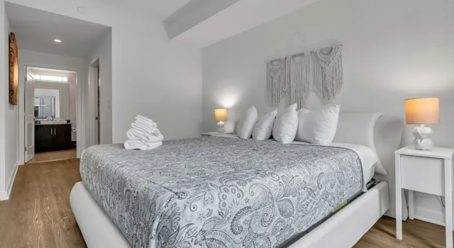 2 Bedroom at Southwest Waterfront, Забронировать Апартаменты/квартира Отели Округа Колумбии с бассейном, рядом с Cтадион Nationals Park, Бассейн